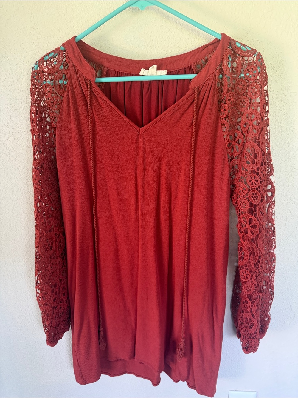 Promesa Lace-Sleeve V-Neck Tunic Top - Rust